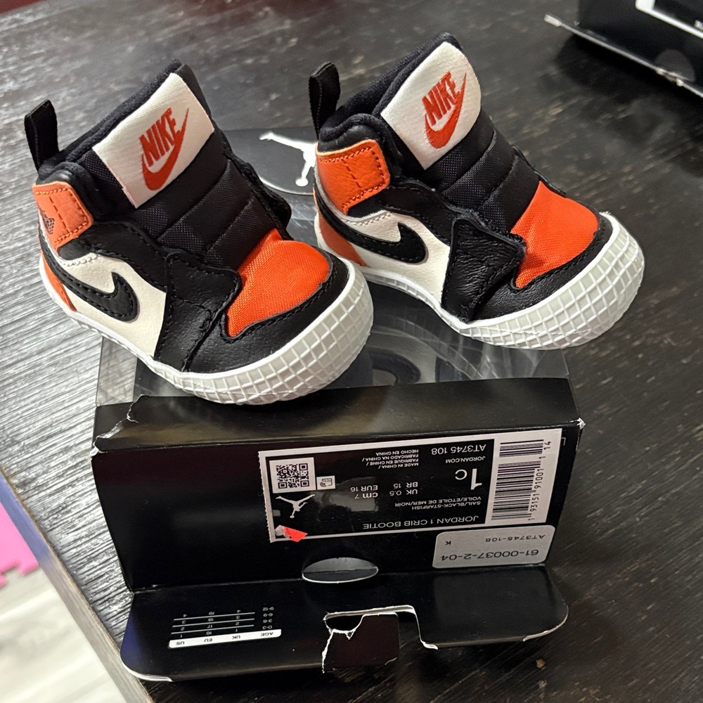 Nike Kids Sneakers - Black, White, and Orange